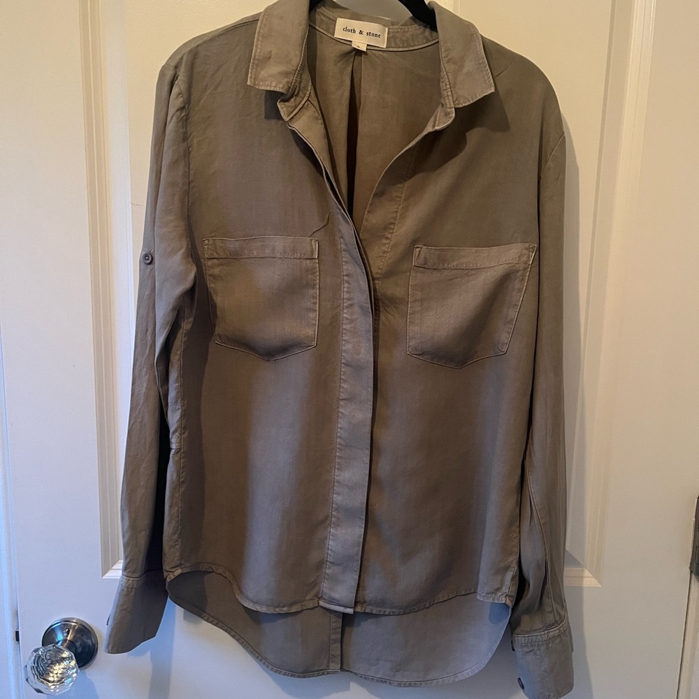 Cloth & Stone Sage Green Button-Up Blouse